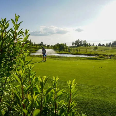 מלון Marshall Golf & Wellness סוקולוב