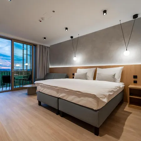 Marshall Golf & Wellness فندق 4*